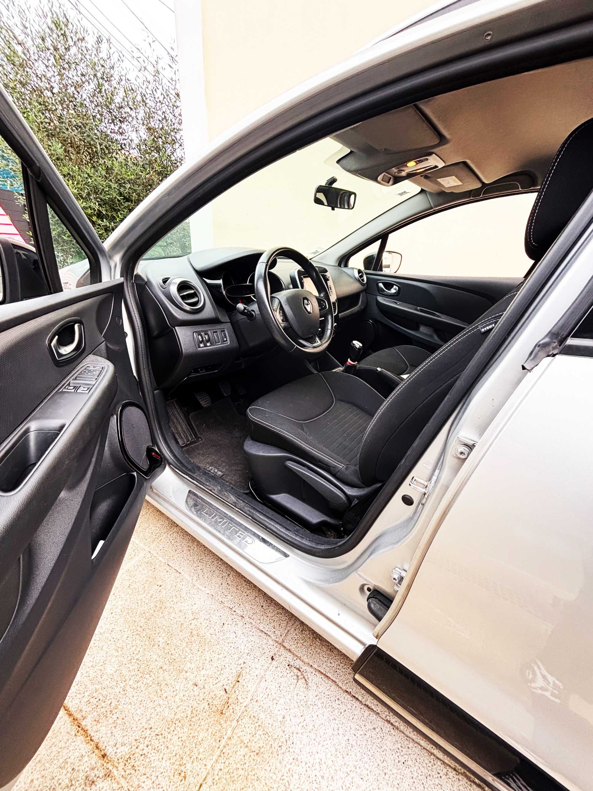 Renault Clio Sport Tourer TCE Limited