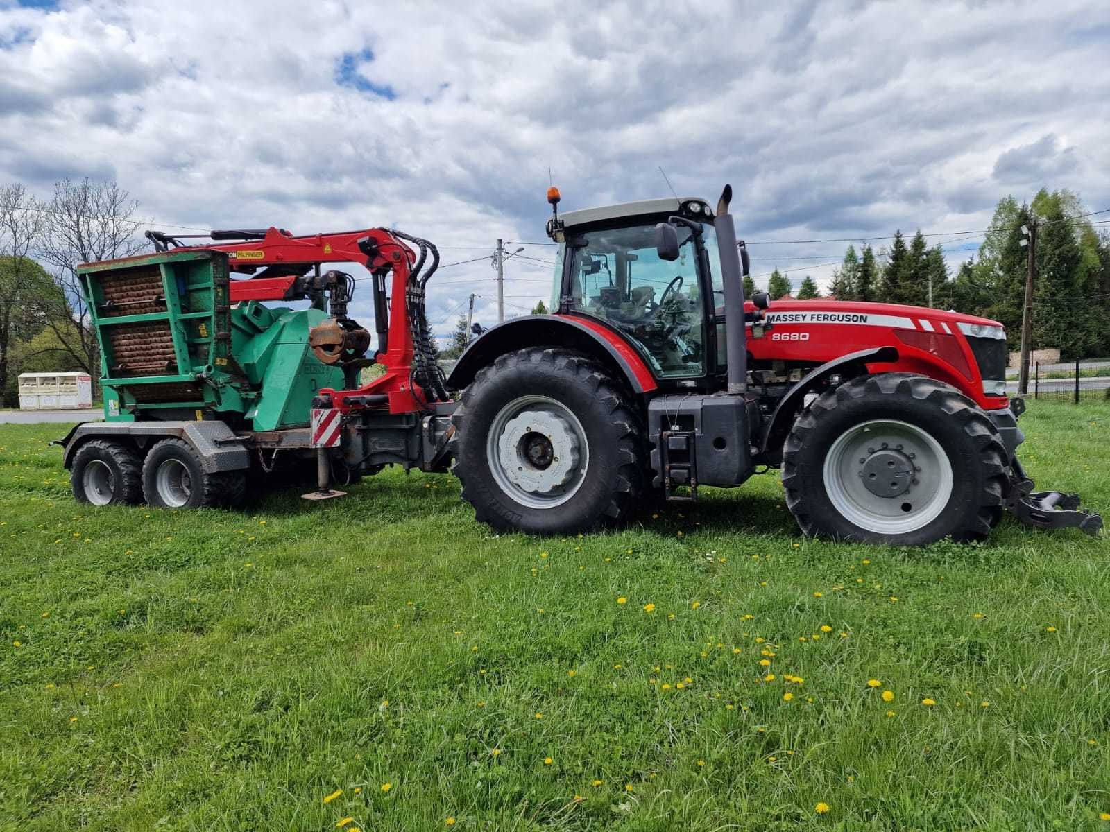 Rębak JENZ HEM 582 z ciągnikiem Massey Ferguson