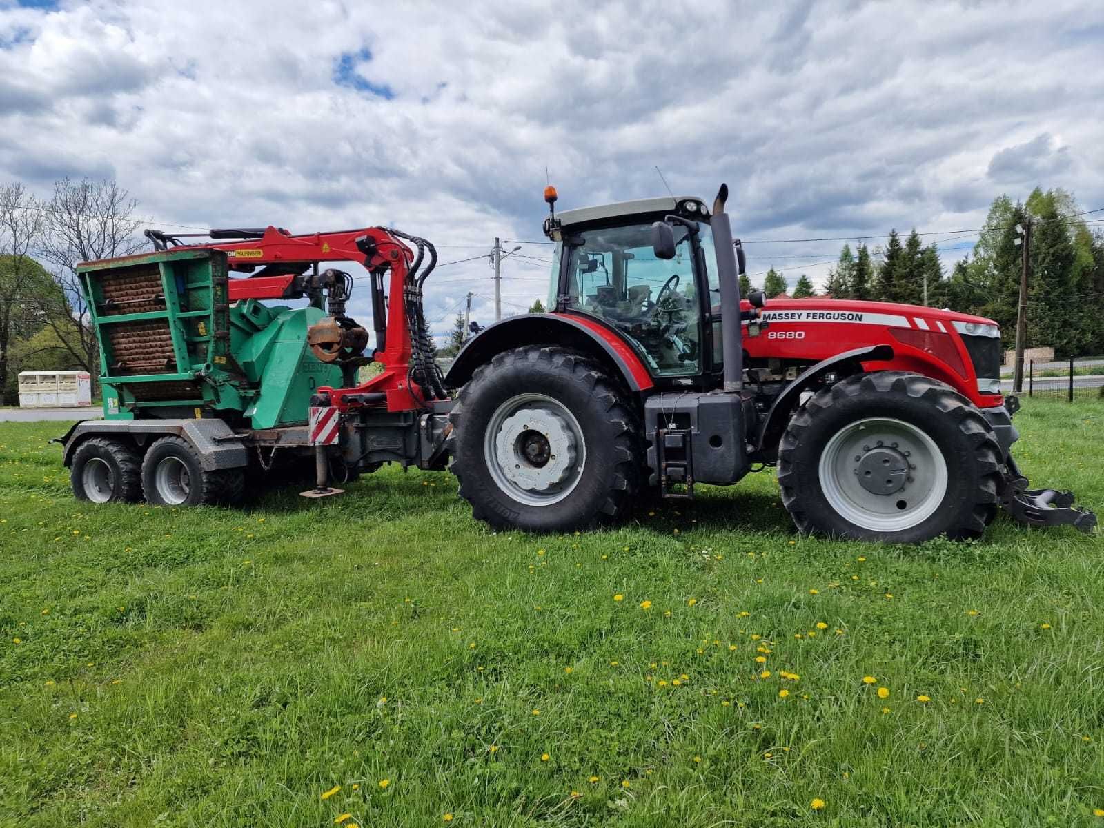 Rębak JENZ HEM 582 z ciągnikiem Massey Ferguson