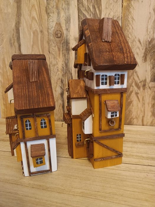 Domki drewniane miodowo białe kamieniczki dekoracja na półke prezent