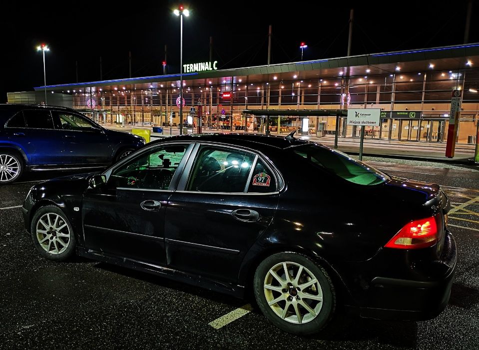 Taxi Bielsko lotnisko Katowice Kraków Balice transport przewóz Bus van