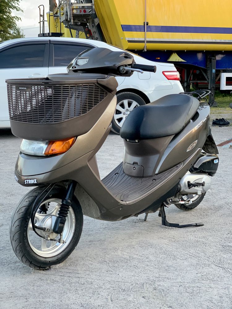 Скутер мопед Honda Dio AF 68 cesta ingector з контейнера