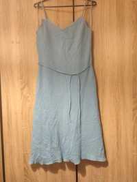 Niebieska sukienka - 131