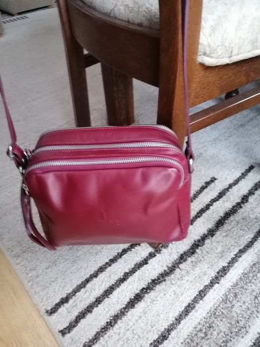 Torebka damska   firmy Vezze - skóra naturalna - kolor  wiśniowy.
