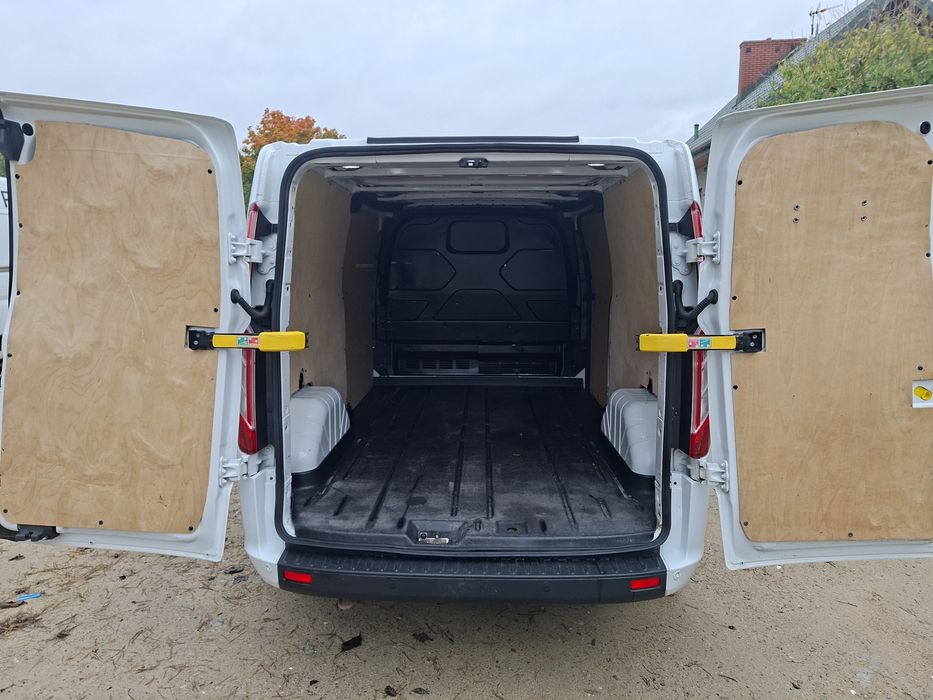 Ford Transit Custom 2.0 tdci 2019r L2H1 bogate wyposażenie. Klima led