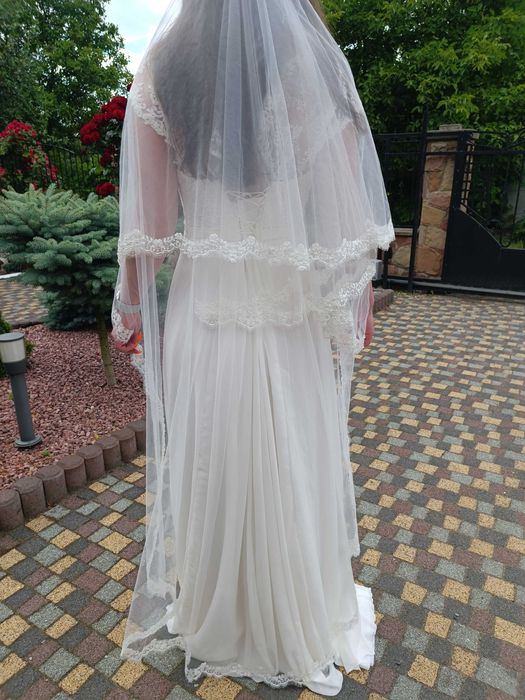 Нова весільна, вечірня сукня з фатою розмір 52, кольору айворі, ніжна.