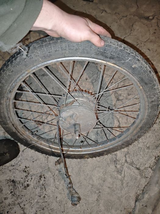 Колесо від мопеда с педалями