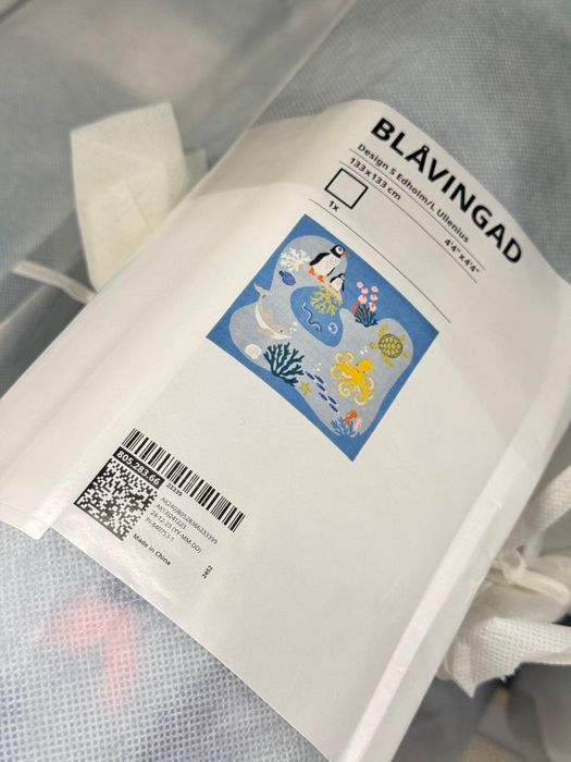 dywan Blavingad Ikea, wzór zwierząt oceanicznych 133 x 133 cm