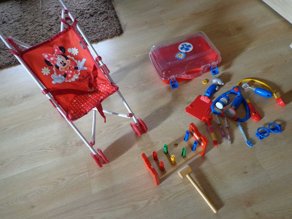 Zestaw zabawek dla dziecka, wózek dla lalek, mały lekarz