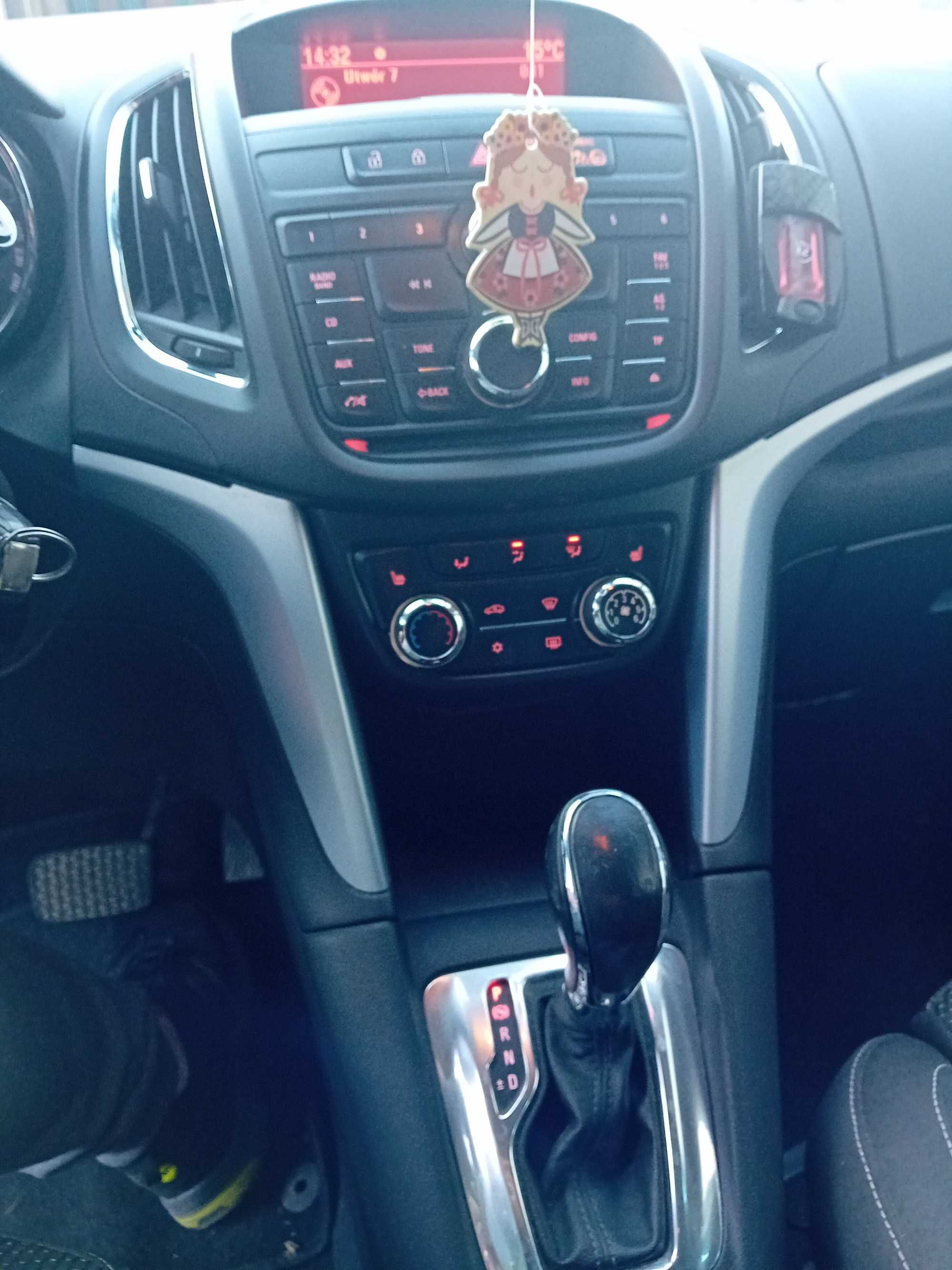 Opel Zafira C 2012 rok . 2.0 CDTI 165 KM Automat! Telewizorki bagaznik