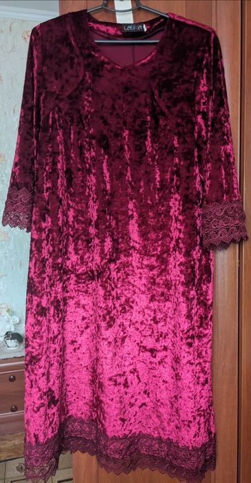 Плаття нарядне для прекрасних жінок