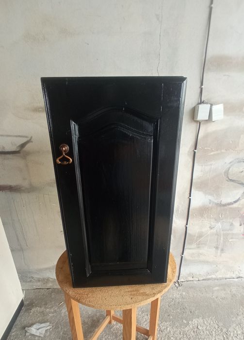 Mesa de cabeceira em preto