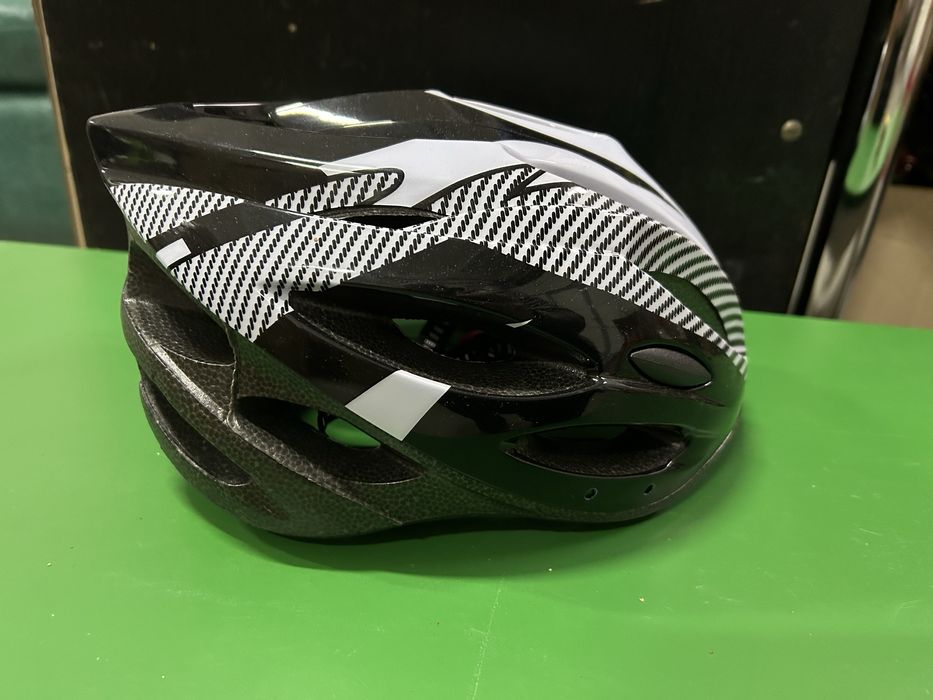 Велосипедний шолом