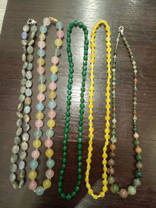 Бусы из натуральных камней цена договорная