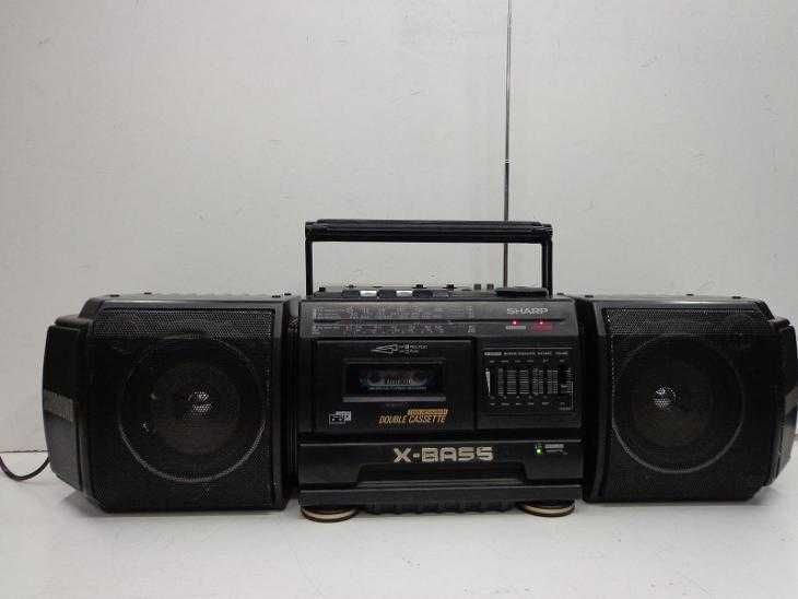 Super stan BoomBox SHARP WF-T379 / WF-T380
