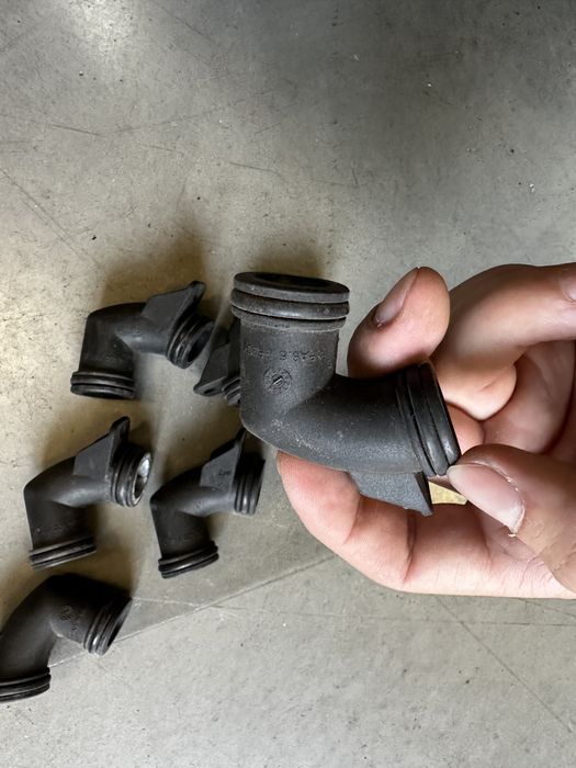 Фланец штуцер трубка радіатора егр 2.2 ОМ 611 C E  class