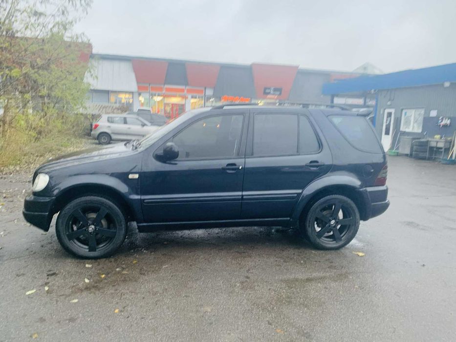 Mercedes-Benz W163 ML320