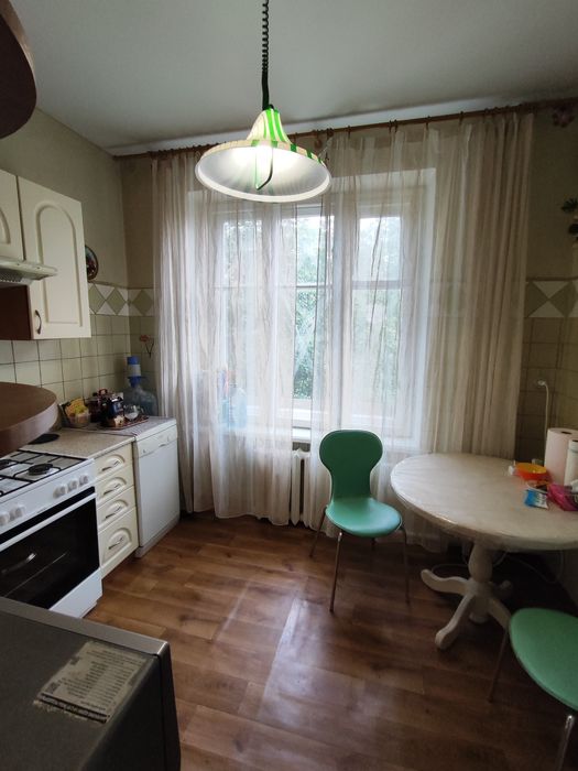 Здам чотирьохкімнатнутквартиру у центрі, вул. Патріотична