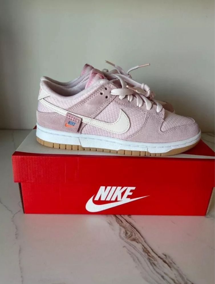 ORIGINAL Nike SB Dunk Low Teddy Bear - Light Soft Pink 2022