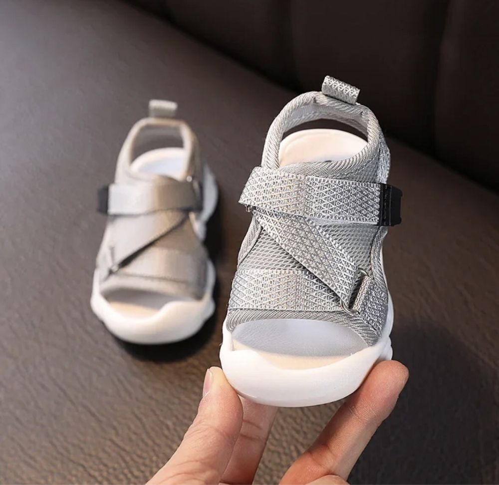 Новые детские сандали 17 размер