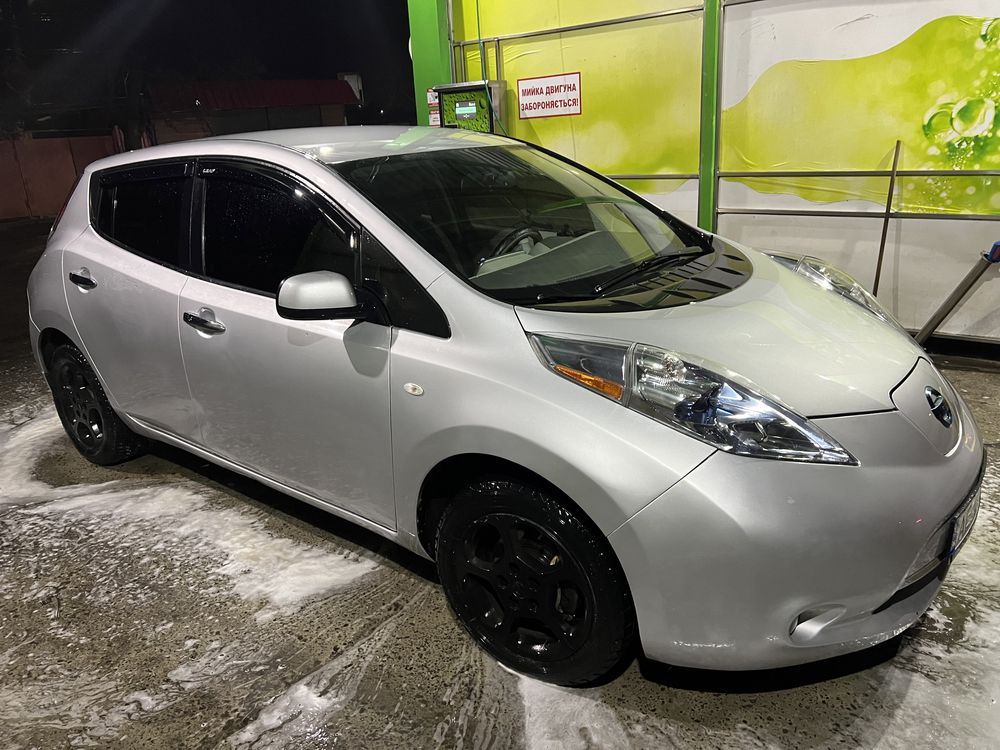 Ниссан лиф (nissan leaf ) электромобиль