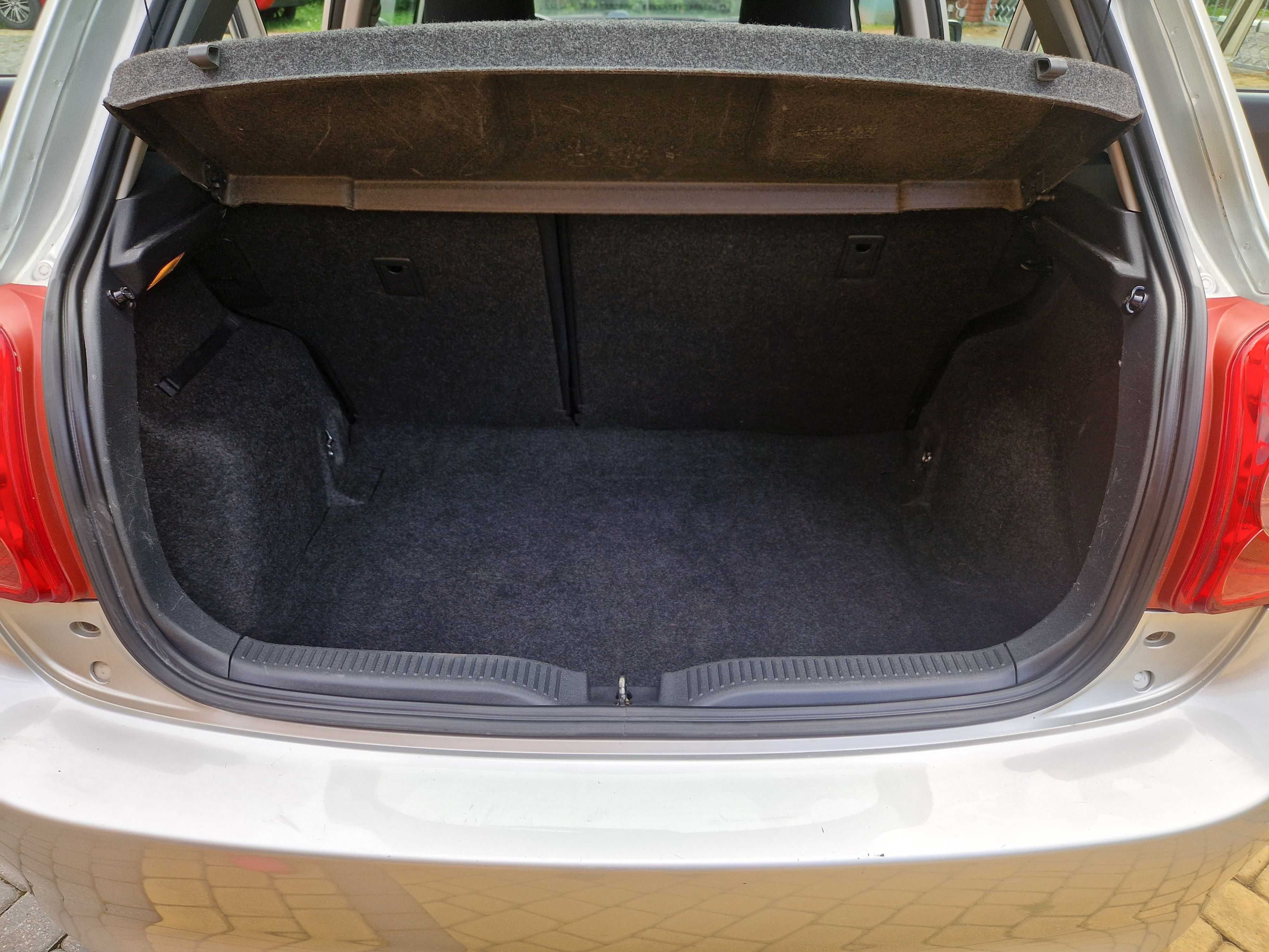 Toyota Auris 1.4 Benzyna • 2008 •