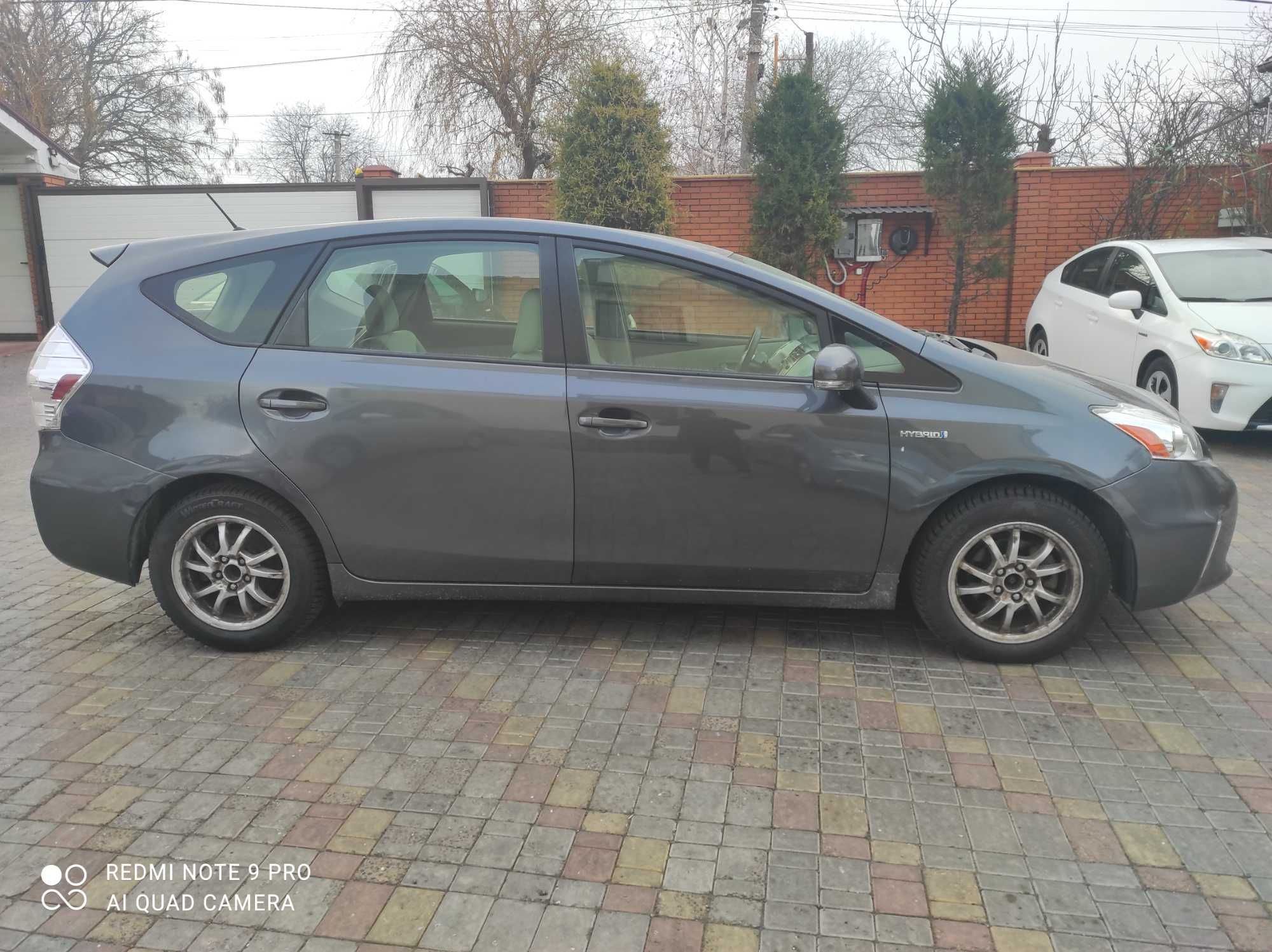 Сдам в аренду Тоyota Prius V Гибрид 2013 год супер цена 570гр день.