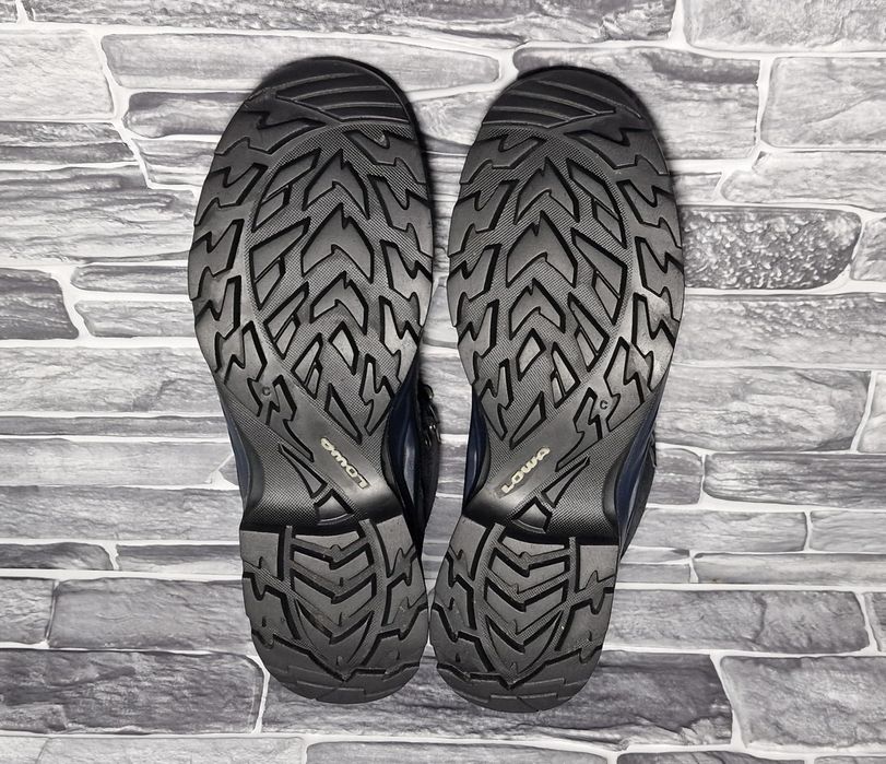 Непромокаемые ботинки Lowa Gore-Tex (38 размер)