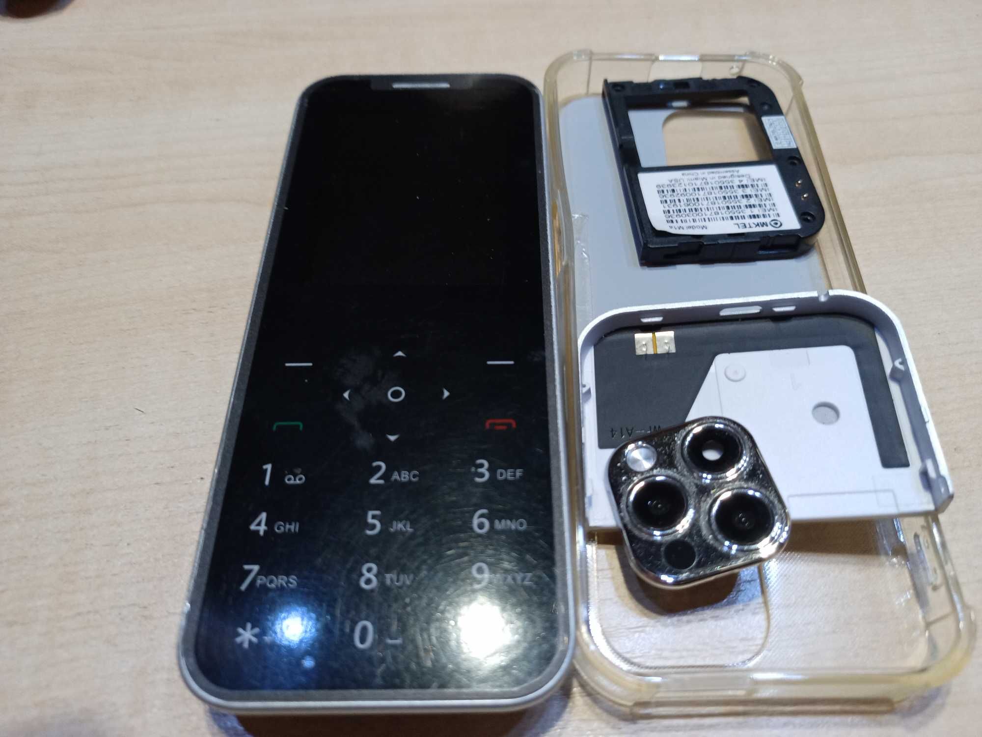 Телефон MKTEL M14 с четырьмя SIM-картами, экраном 2,4 дюйма
