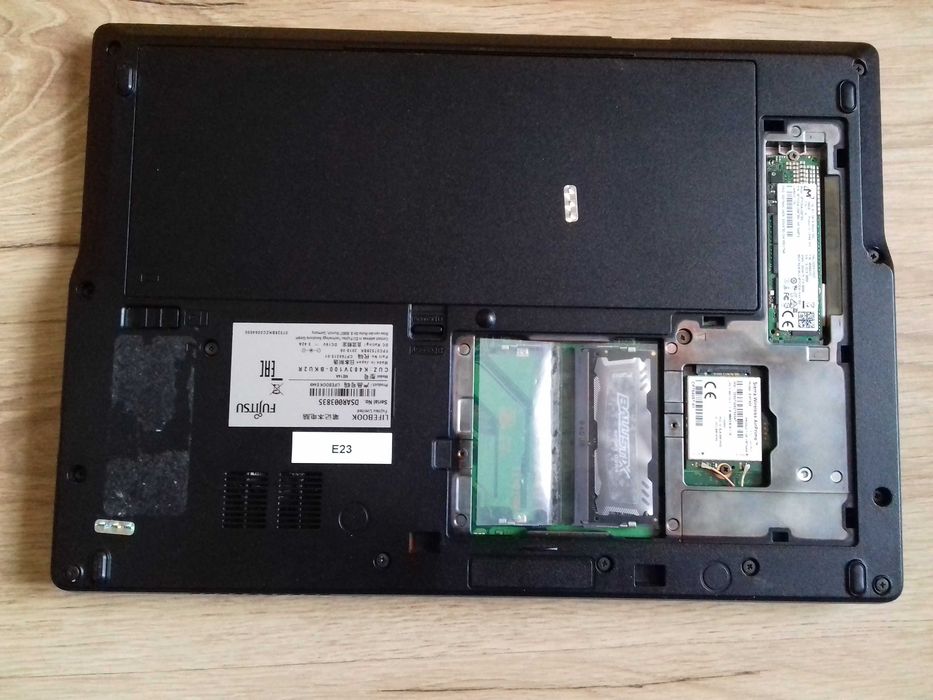 Laptop Fujitsu Lifebook E449, Core i3 8130U, DDR4 4GB, SSD 256GB, Full