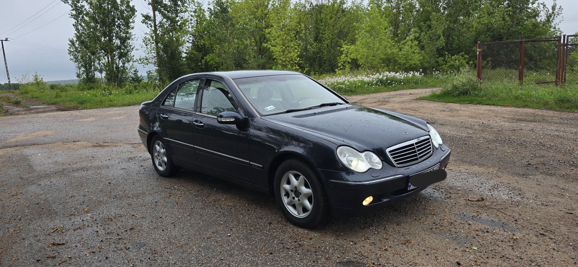 mercedes c 180 skóry klimatronic xenon orginal lakier bezwypadkowy