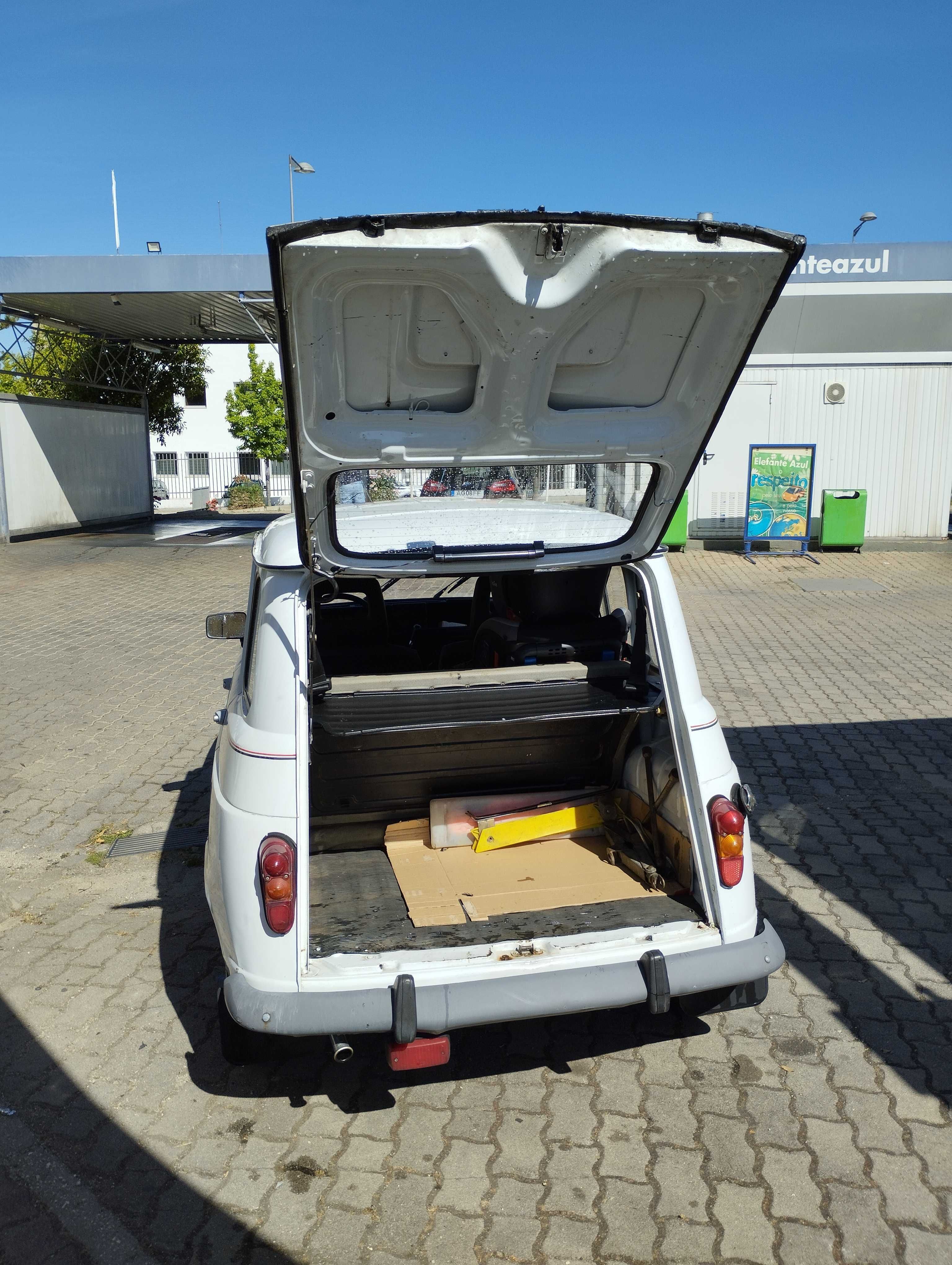Renault 4L Savanne