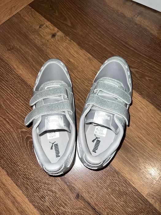 Оригінальні блискучі водонепроникні кеди