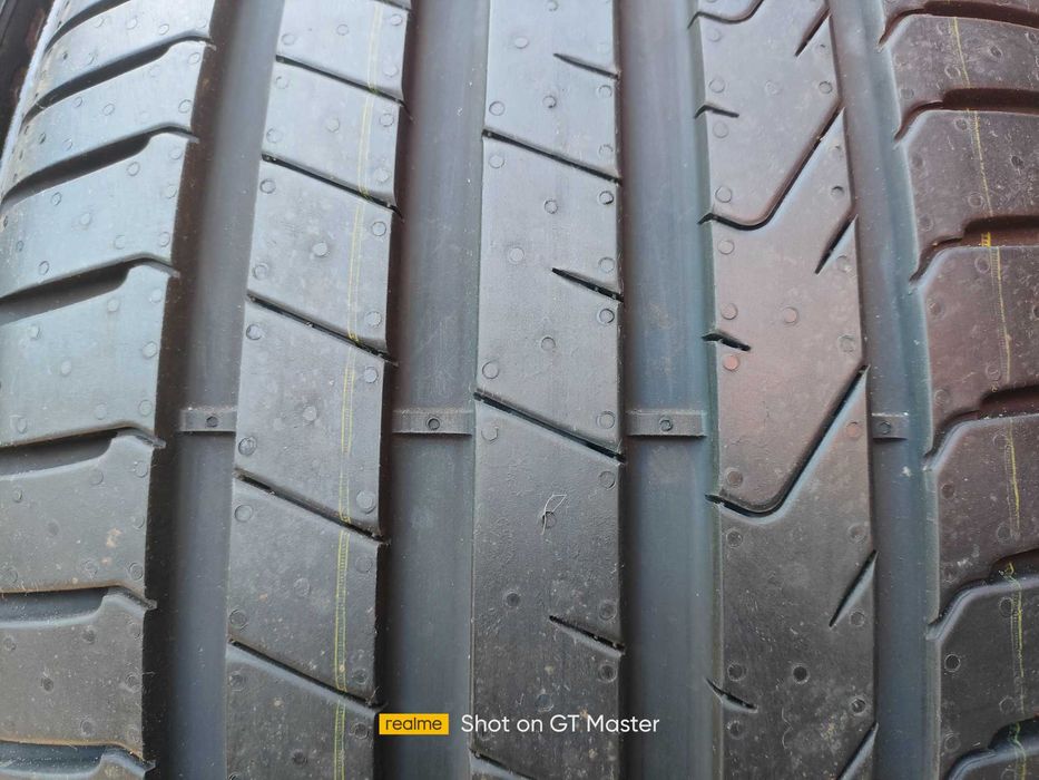 Pirelli SCORPION AO  255/40/21 para