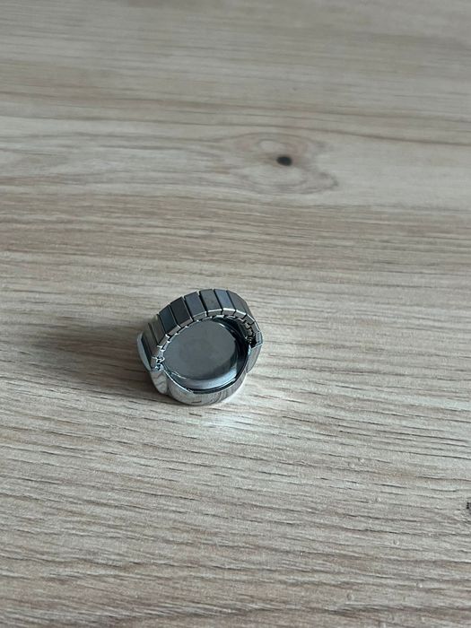 Zegarek pierścionek – stylowy zegarek na palec, rozciągliwy pasek