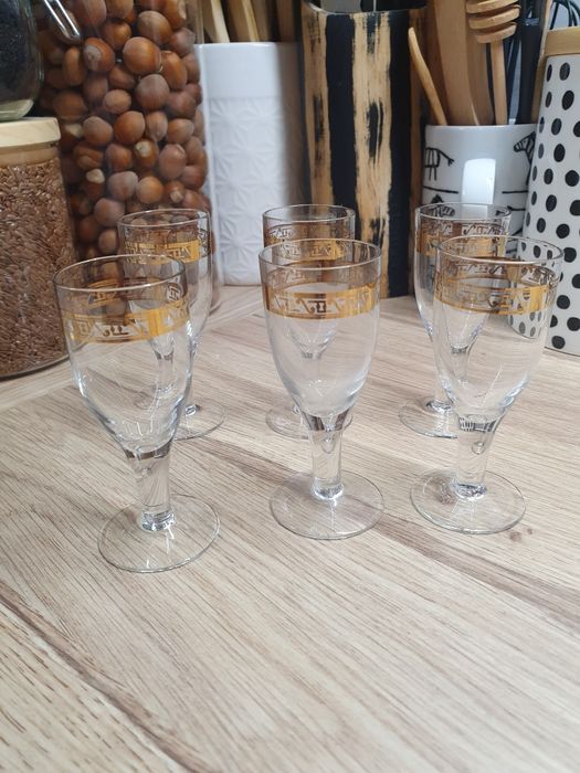 Kieliszki do likieru PRL zlocone stare kieliszki 6 szt komplet