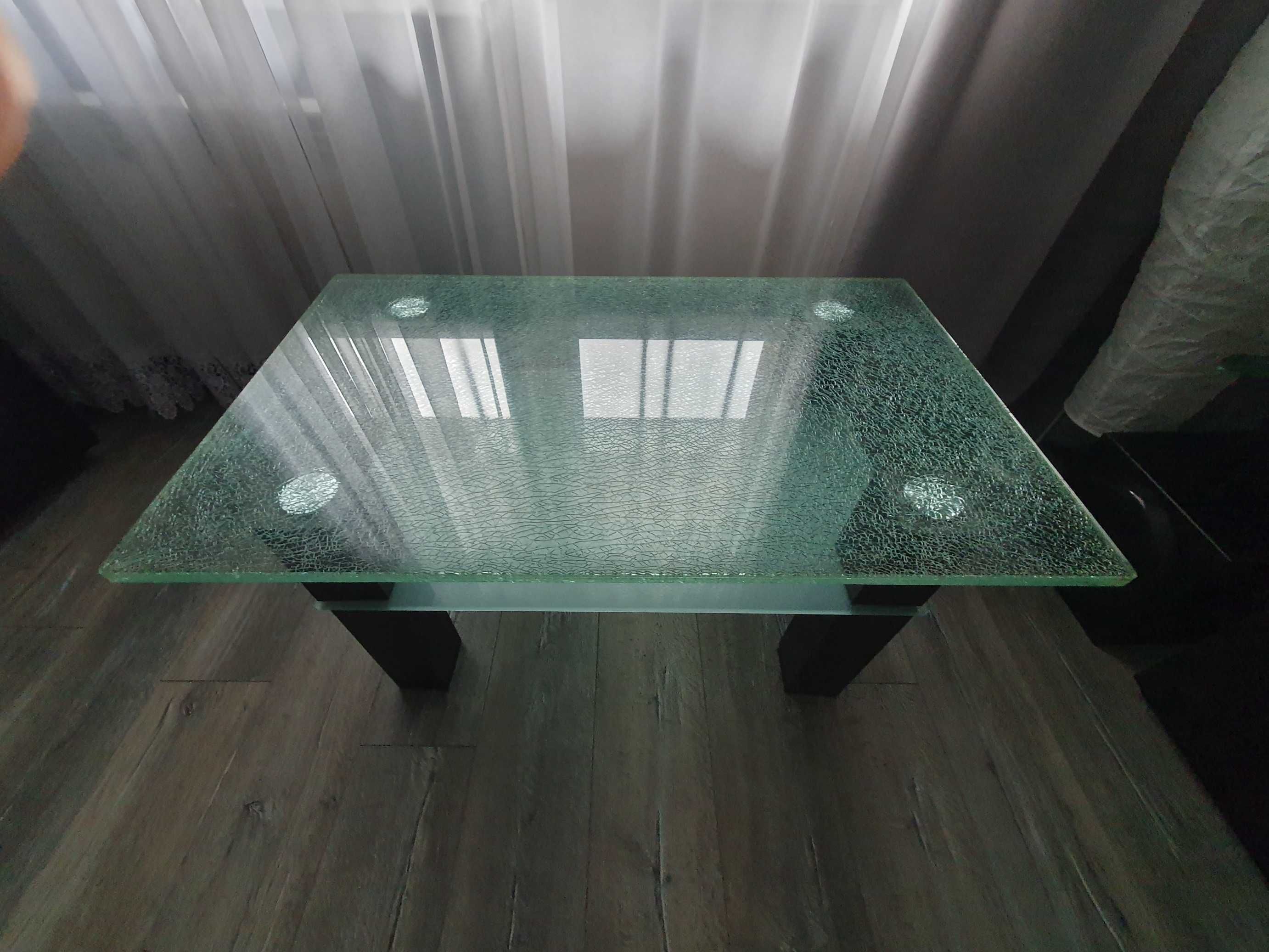 Używana stolik z efektem tluczonego szkla