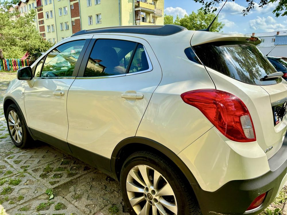 OPEL MOKKA Biała Perła