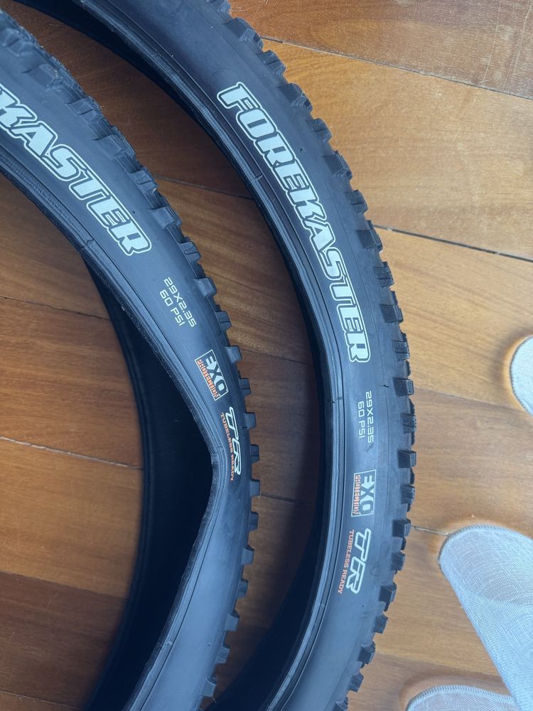 Pneus forekaster 29x2,35
