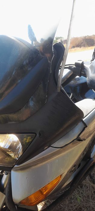 Honda Varadero 1000, acidentada, a circular