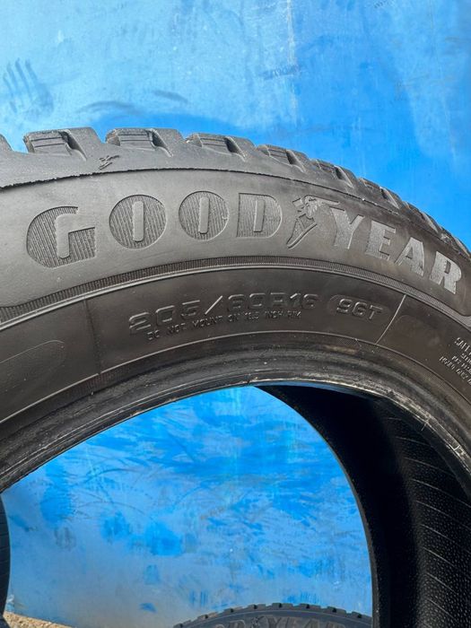 205 60 16 зима Goodyear  ultra grip