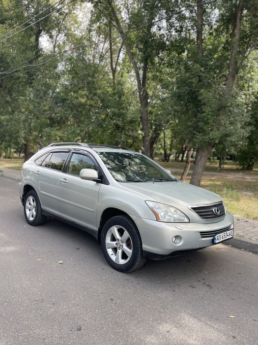 Продам свой автомобиль Lexus RX 400h