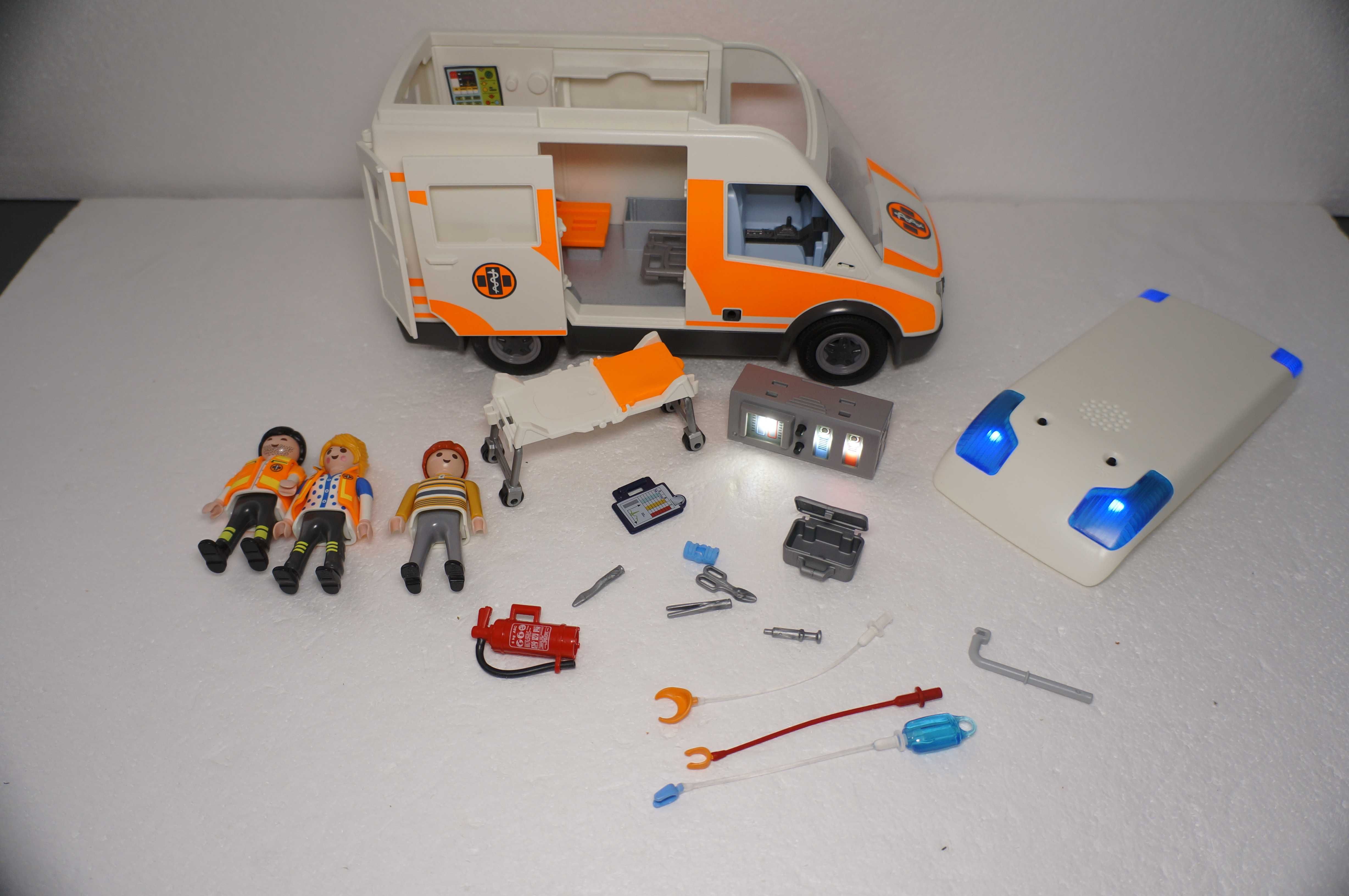 Playmobile 773 Karetka ambulans nowy model światło i dźwięk  Playmobil