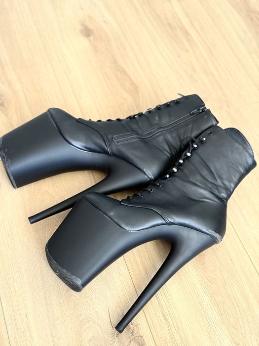 Стріпи закриті PLEASER FLAMINGO-1020 37 розмір