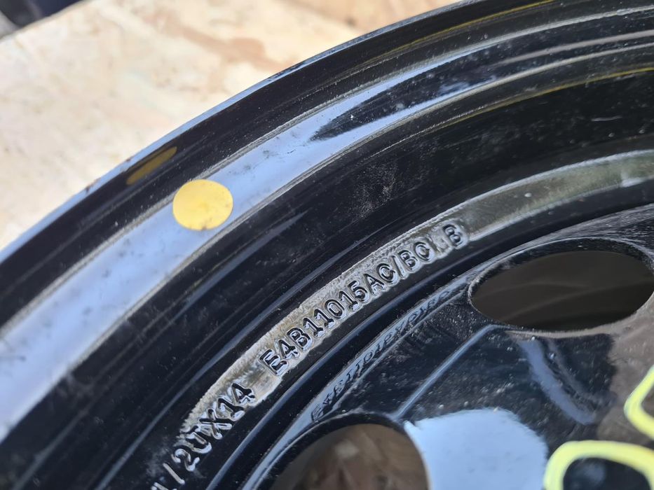 Jante frente esquerda FORD Ka+