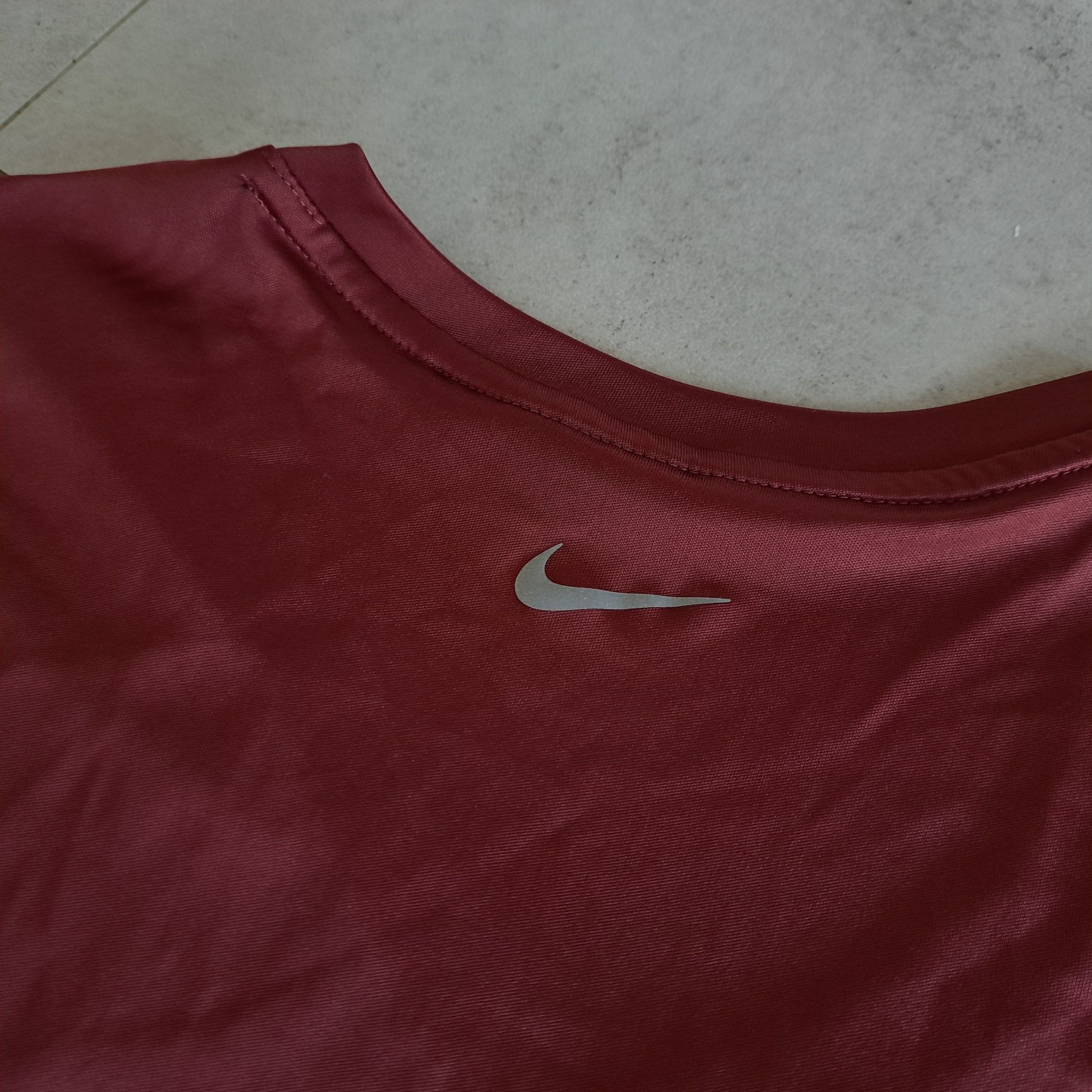 Koszulka do biegania t-shirt Nike dri-fit running połyskująca