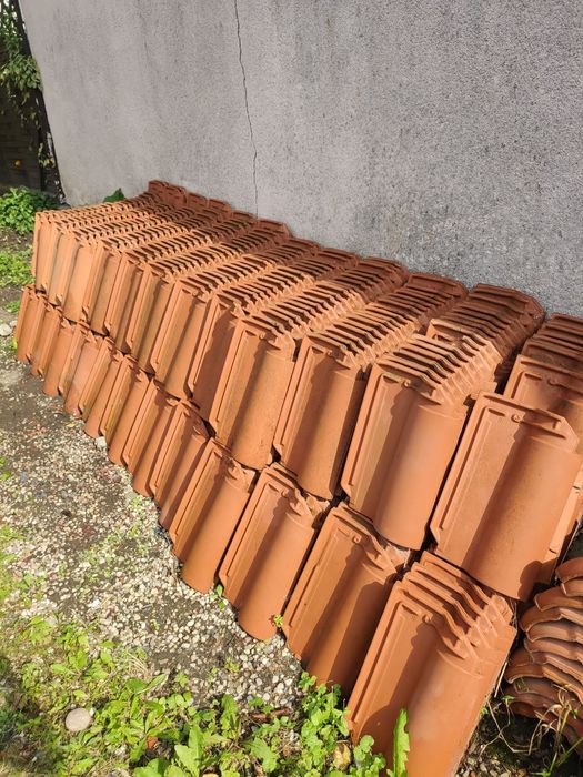 Dachówkę Nową sprzedam 100%