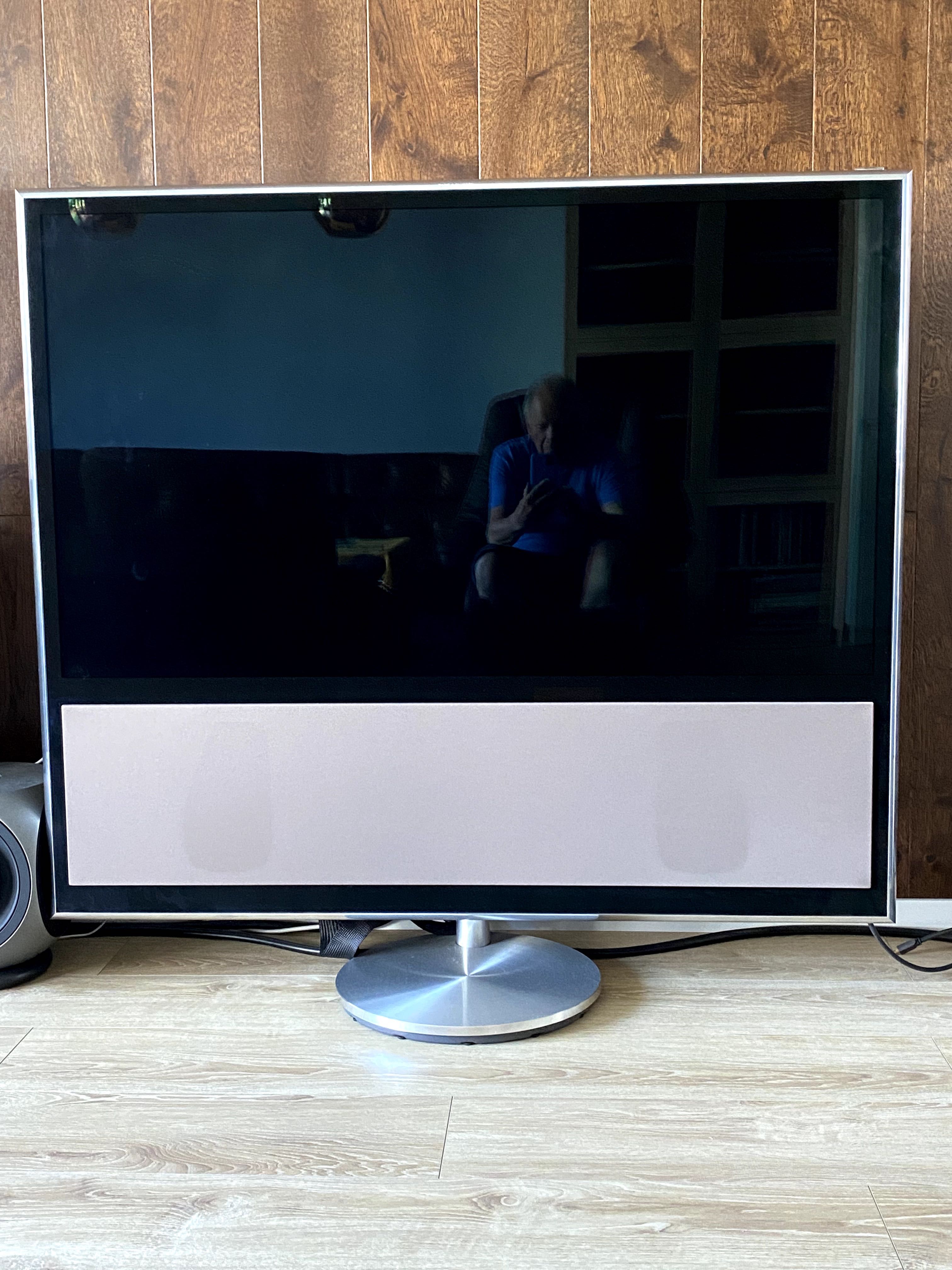 Telewizor Bang & Olufsen Beovisin 11. 55 cali