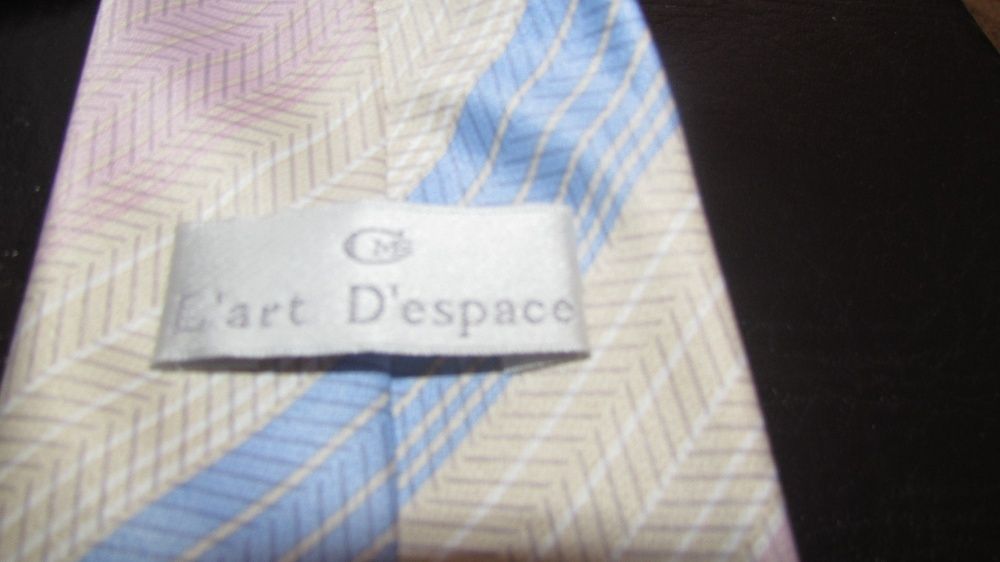 Elegancki Krawat jakich mało marki L'art D'espace z Francji nr 16