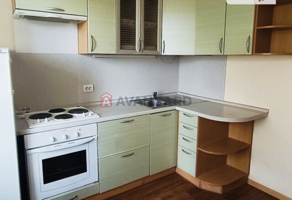 Патріотика Осокорки Позняки 1-но кім квартира 3 поверх